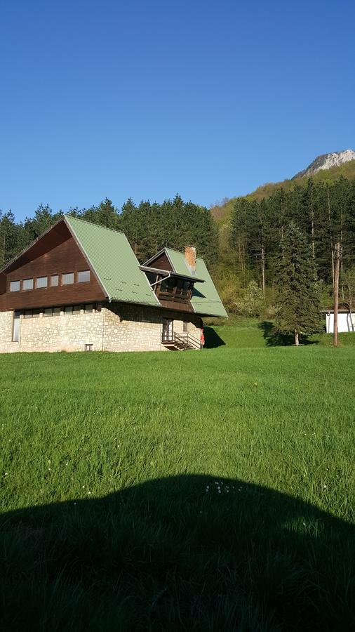 Apartmani Kosuta Tjentiste Exterior photo